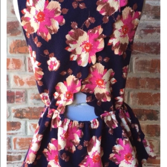 Gorgeous Floral Peplum Top - Picture 2 of 6